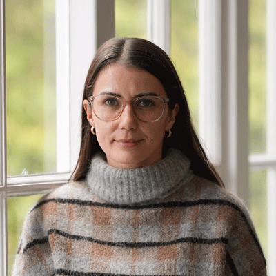 Head and shoulders photograph of Beth Taylor, PhD student at Diverse CDT