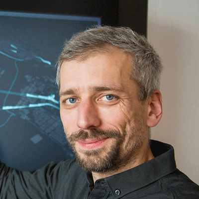 Head and shoulders photograph of Professor Till Nagel